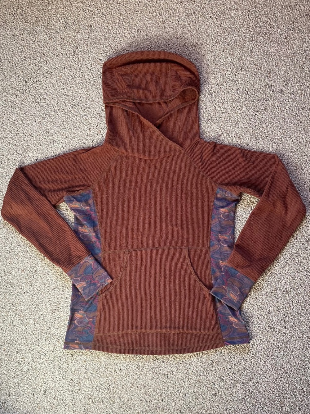 Youer Climb On Hoodie, Range. Size XS, VGUC